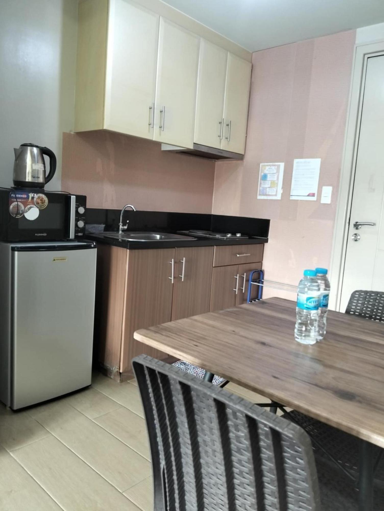 Henry'S Newport Condotel Pasay Dış mekan fotoğraf